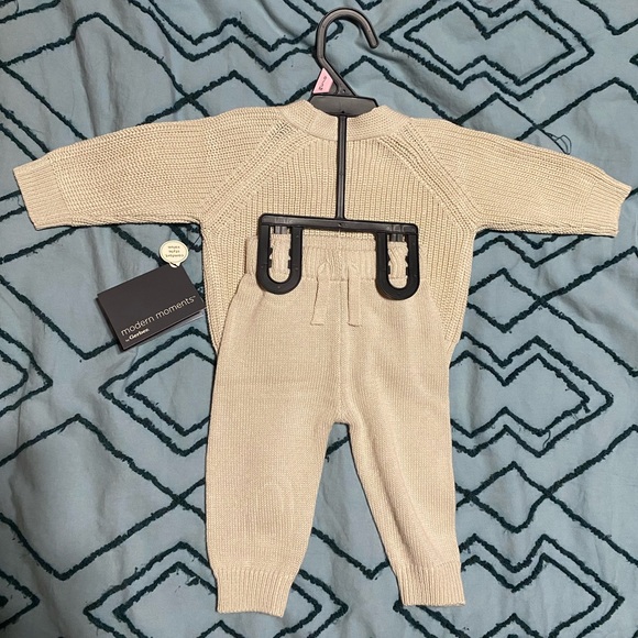 Modern Moments 2 Piece Set - Picture 2 of 4